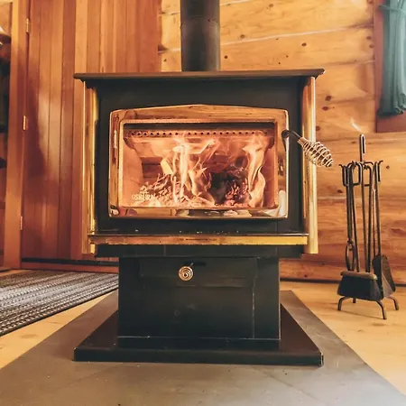 Rocky Mountain Escape Log Cabin Rentals - Rock Lake Rock Lake Lodge Provincial Park Exterior photo