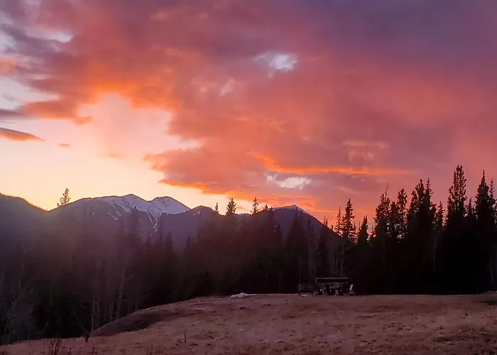 Rocky Mountain Escape Log Cabin Rentals - Rock Lake