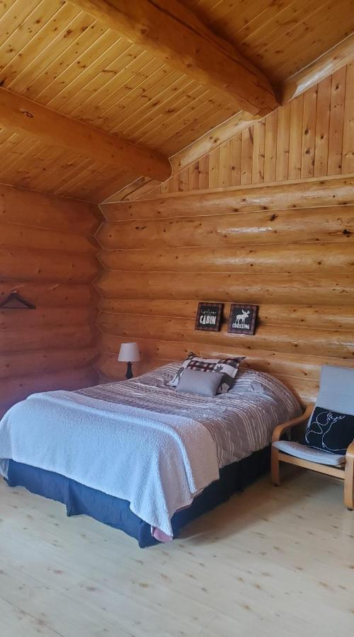 Rocky Mountain Escape Log - Rock Lodge Rock Lake Lodge Provincial Park
