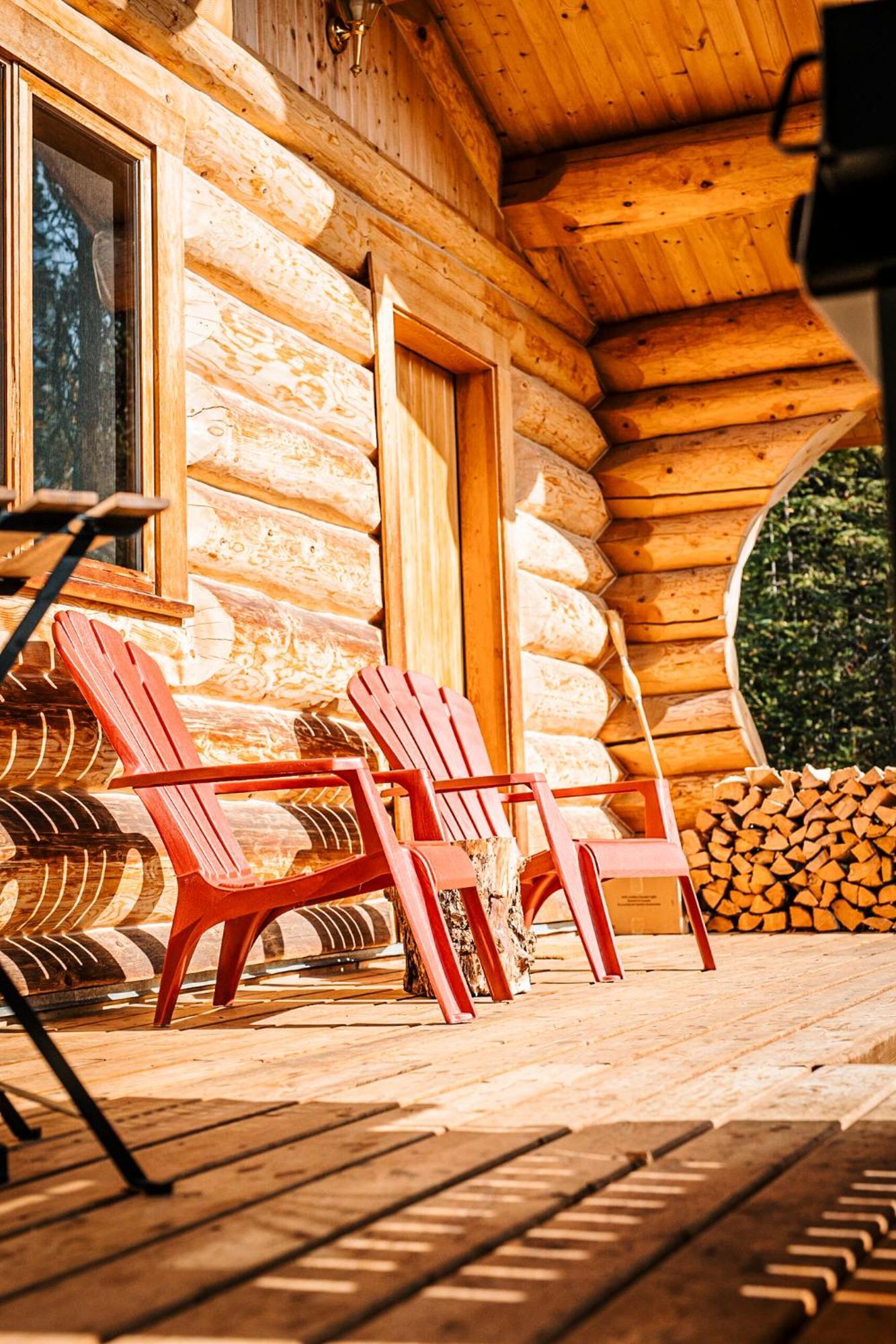 Rocky Mountain Escape Log - Rock * Rock Lake Lodge Provincial Park