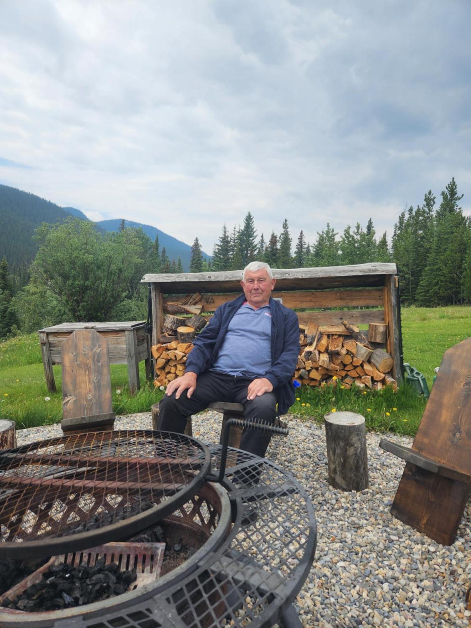 Rocky Mountain Escape Log - Rock Lodge Rock Lake Lodge Provincial Park